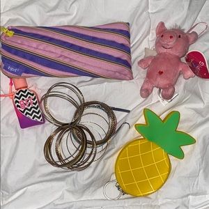 Assorted accessories ✨